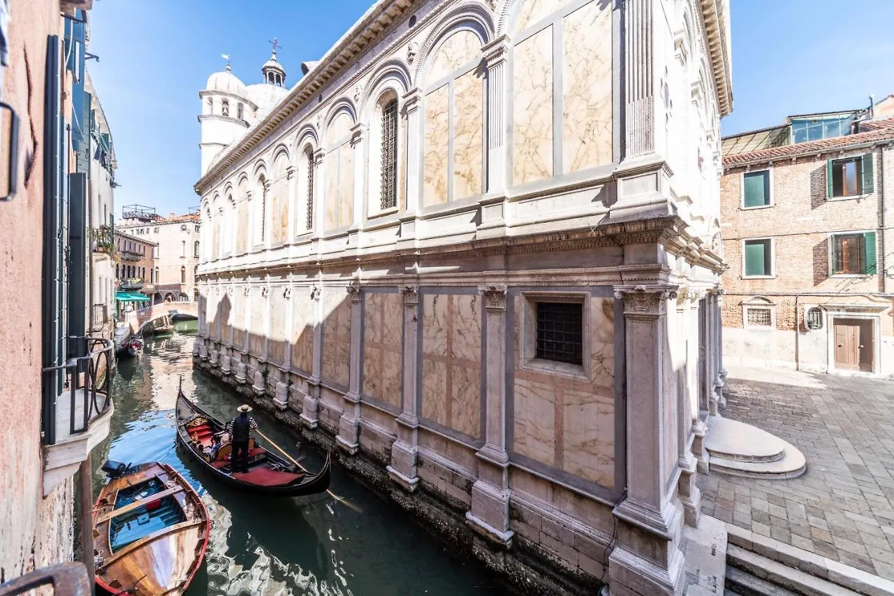 Palazzo Miracoli Apartments Venetië