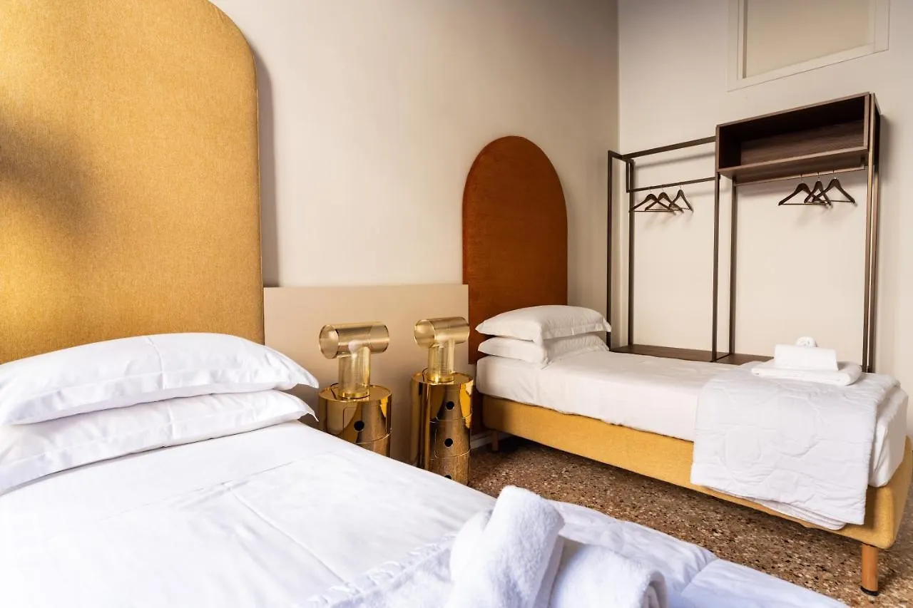 Palazzo Miracoli Apartments Venecia 0*,  Italia