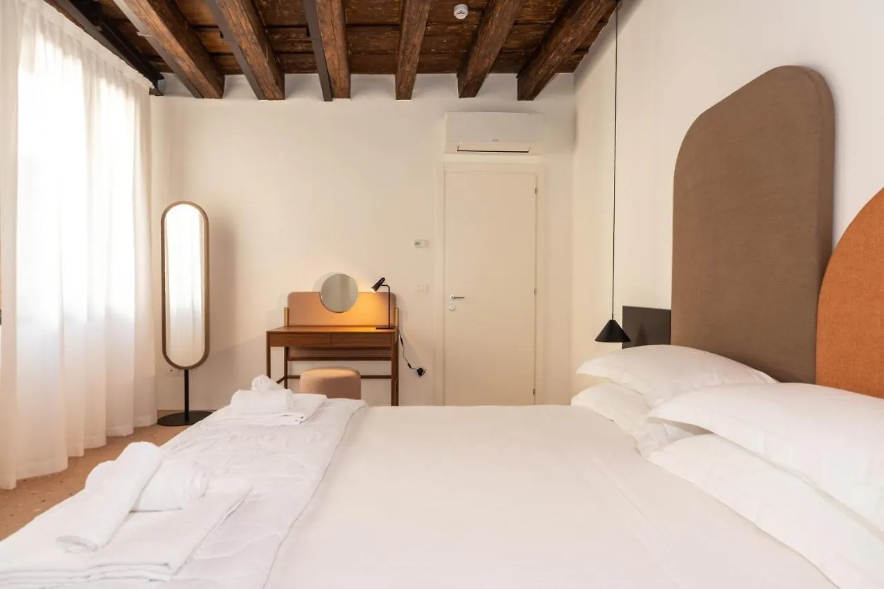 Palazzo Miracoli Apartments Venecia